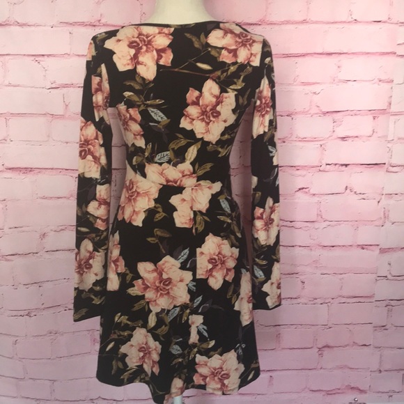 Forever 21 Floral Dress - Picture 3 of 5